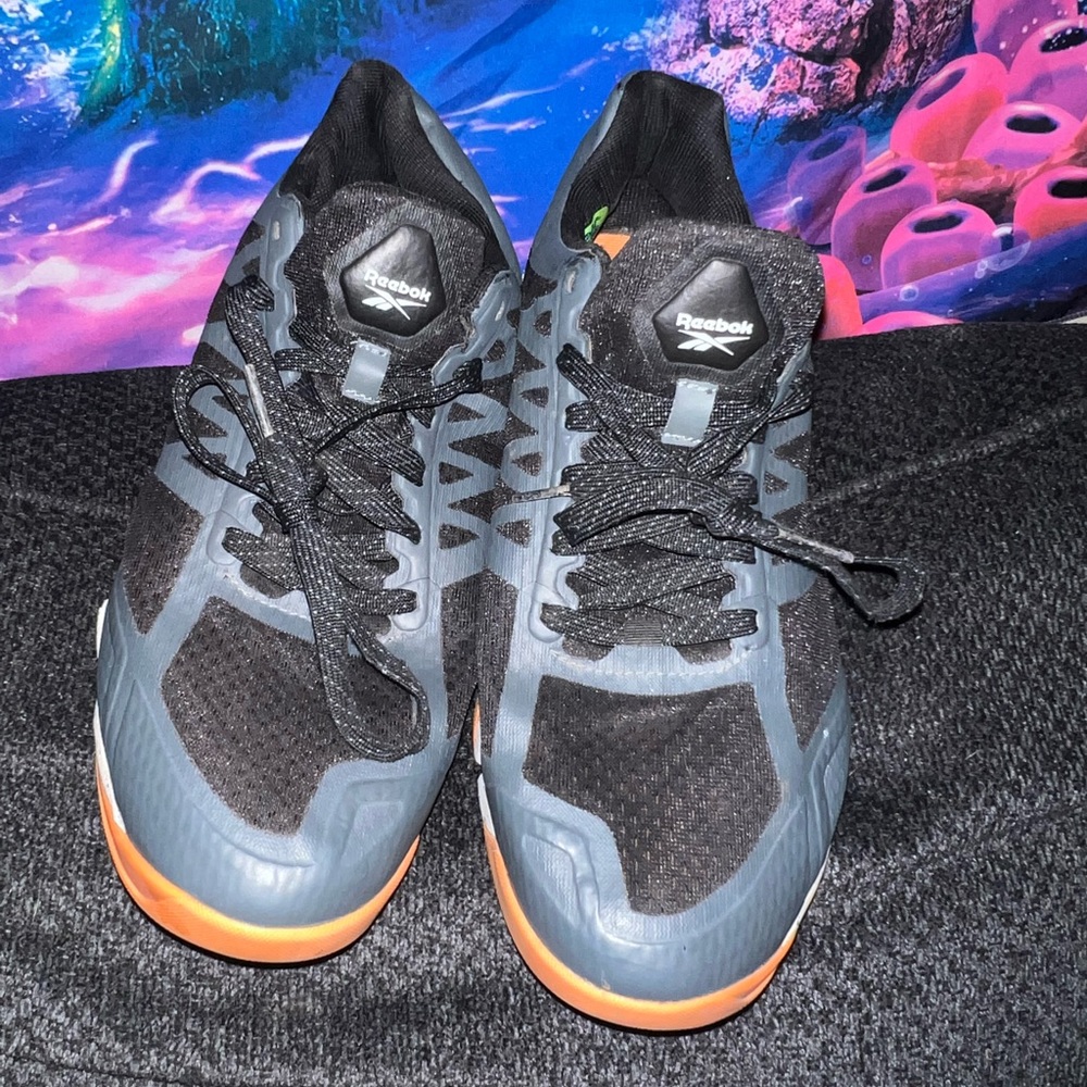 Men’s sneakers size 11.5